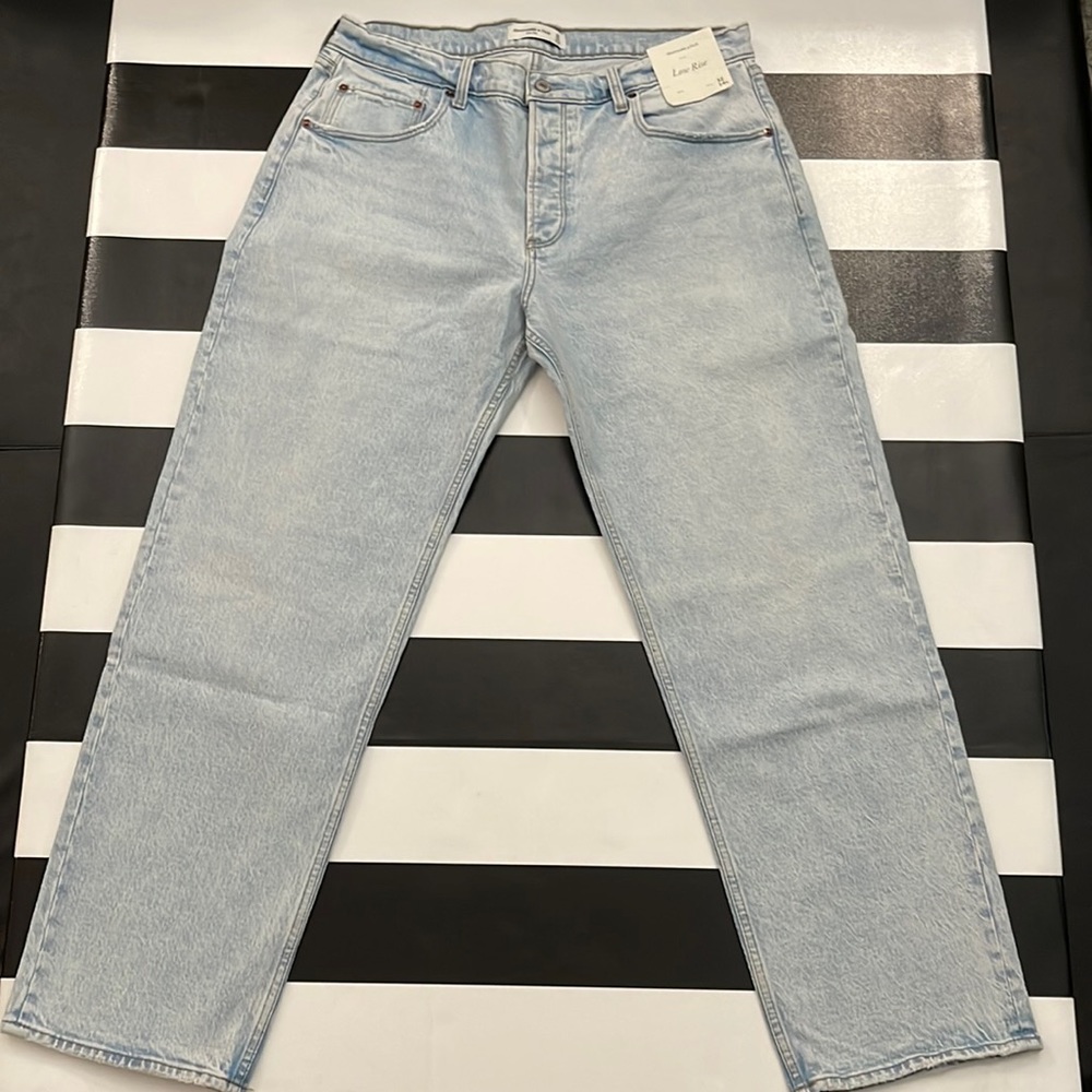 ABERCROMBIE AND FITCH THE 90s STRAIGHT LOW RISE